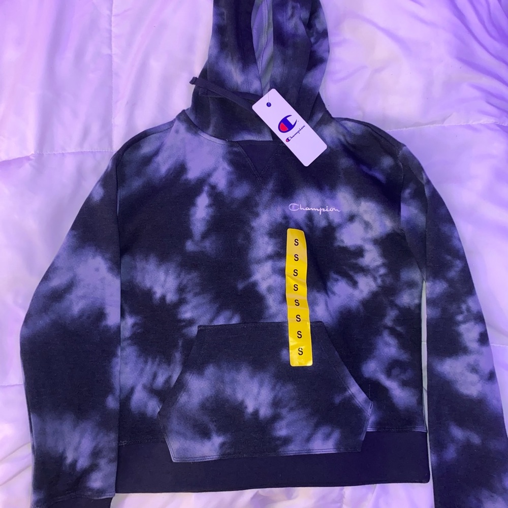 Champion’s hoodie tie-dye